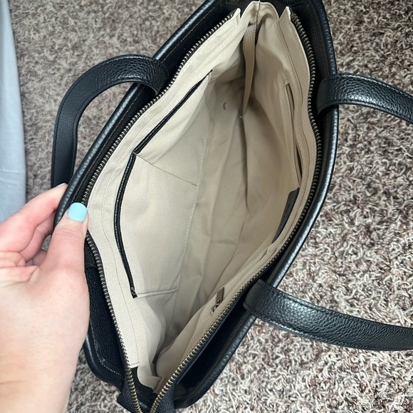 Black Leather Tote Bag - Picture 3 of 4